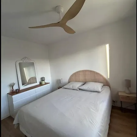 Apartment Lumineux Et Calme Avec Terrasse - Parking Gratuit
