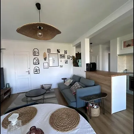 Apartment Lumineux Et Calme Avec Terrasse - Parking Gratuit *